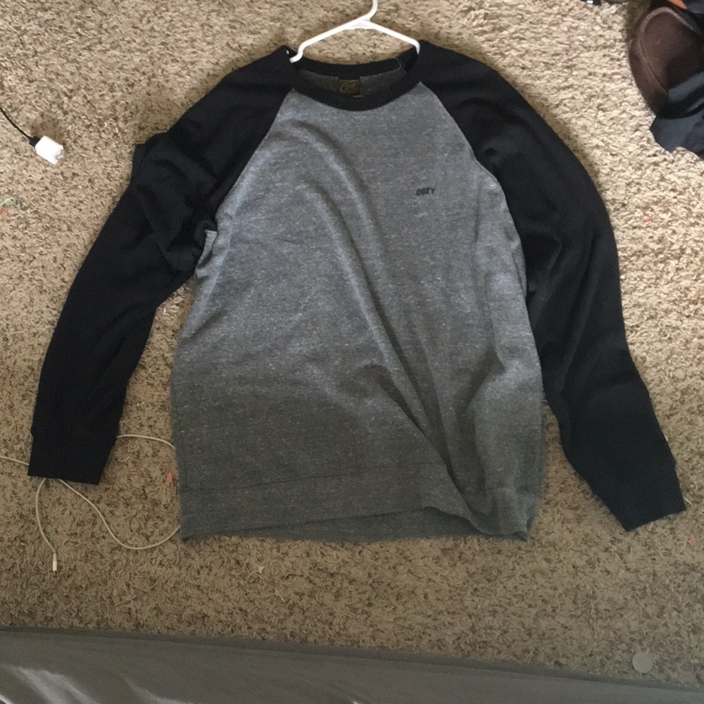 Obey sweater
